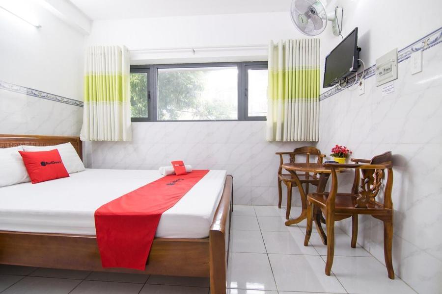 Reddoorz Hoang Tuan Hotel Хошимин Екстериор снимка