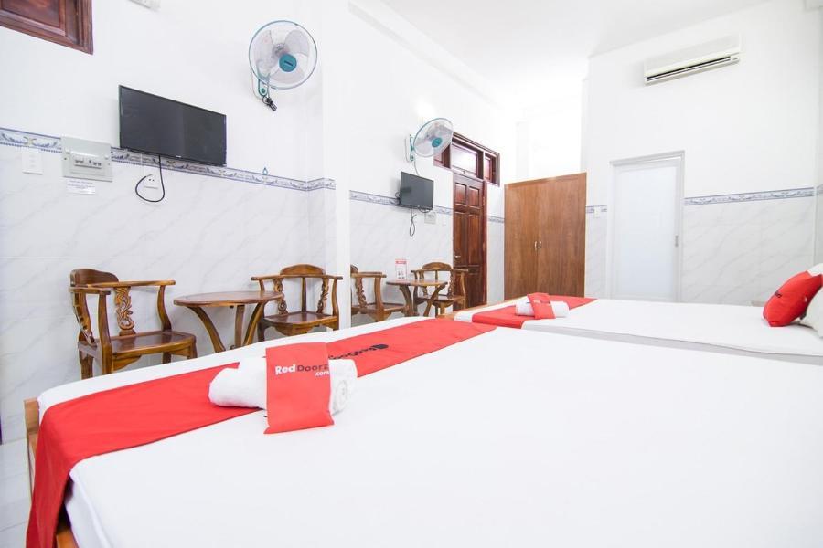 Reddoorz Hoang Tuan Hotel Хошимин Екстериор снимка