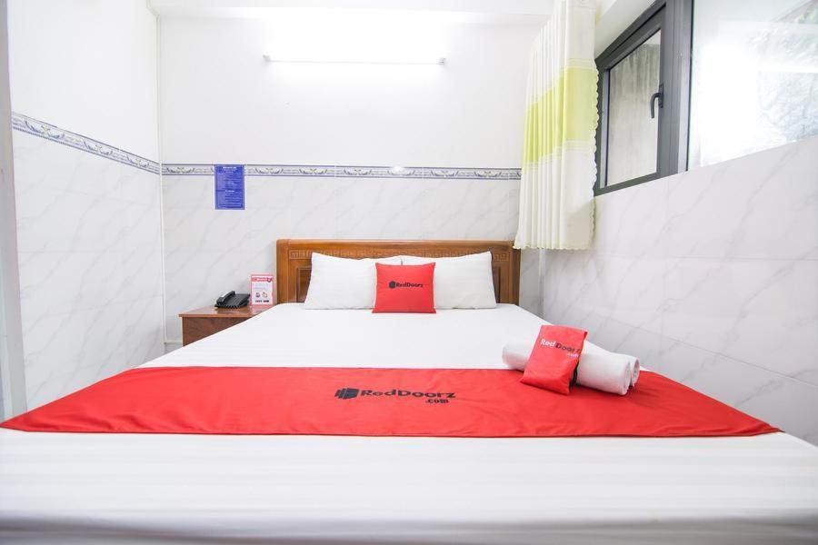 Reddoorz Hoang Tuan Hotel Хошимин Екстериор снимка