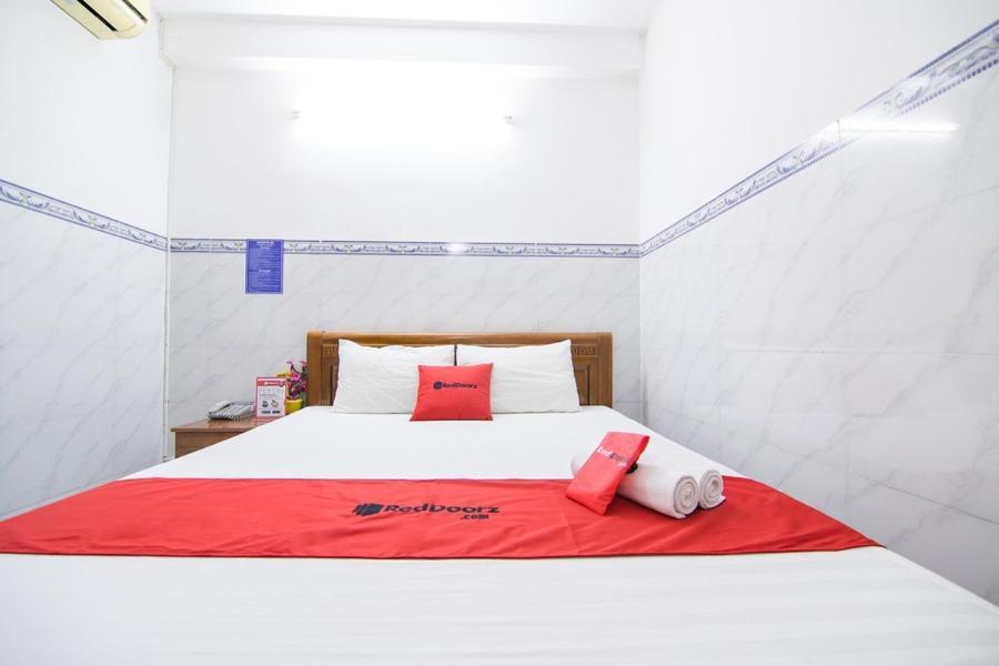 Reddoorz Hoang Tuan Hotel Хошимин Екстериор снимка