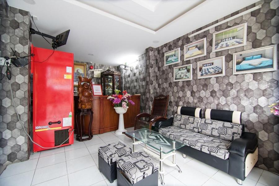 Reddoorz Hoang Tuan Hotel Хошимин Екстериор снимка